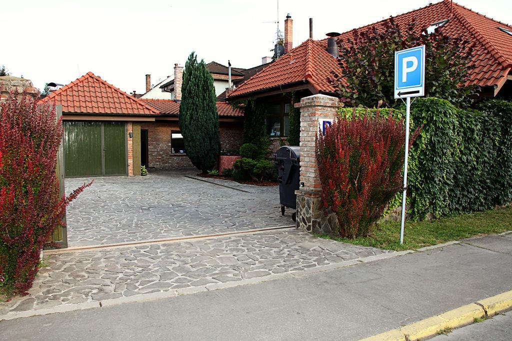 Barock Restaurant&Pension Topoľčany Extérieur photo