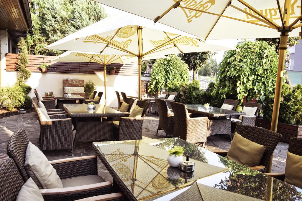 Barock Restaurant&Pension Topoľčany Extérieur photo