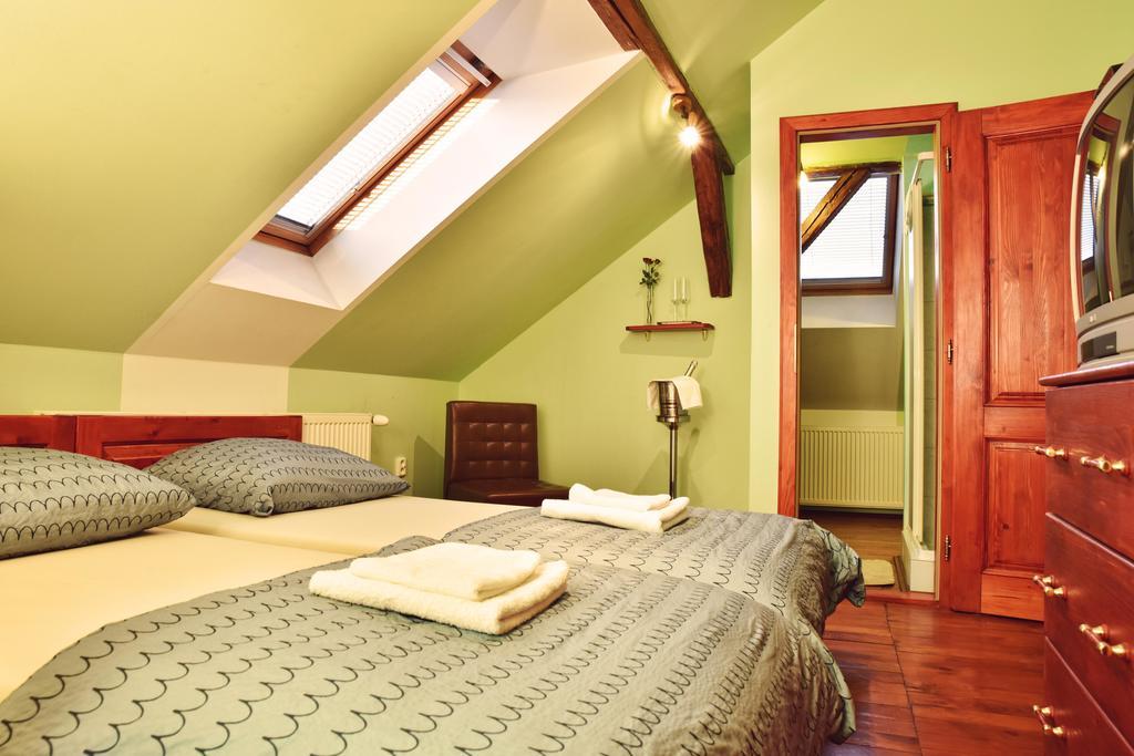 Barock Restaurant&Pension Topoľčany Extérieur photo